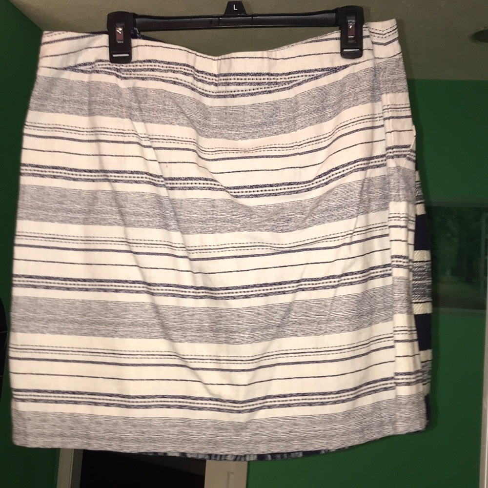 Skirt with pockets